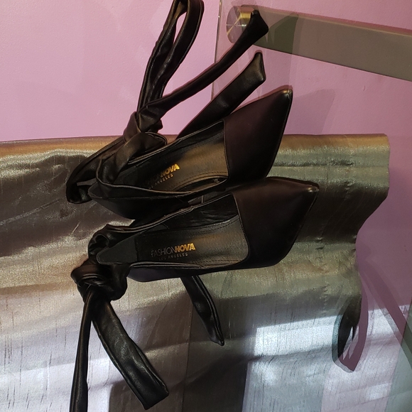 Fashion Nova lace up heels - Picture 4 of 8